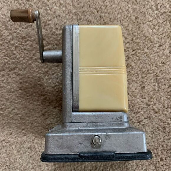 Boston Vacuumette Hand Crank Pencil Sharpener - Picture 3 of 6
